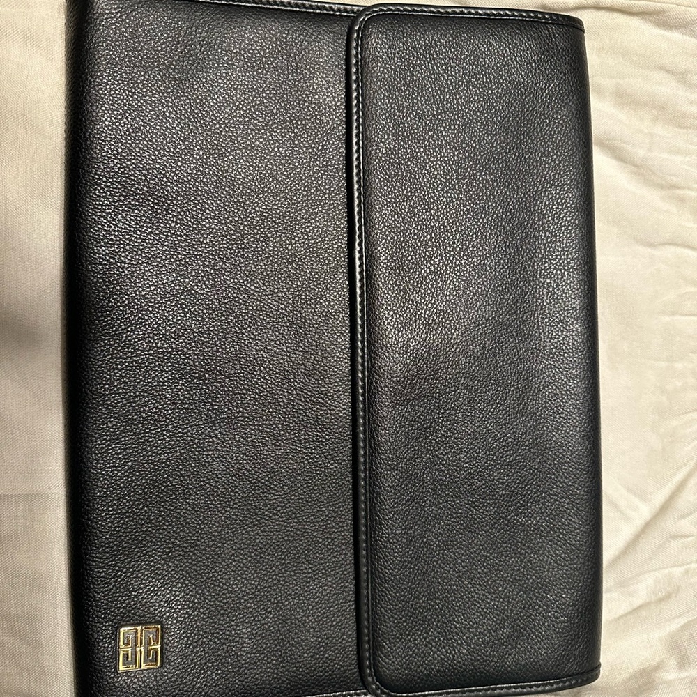 1.0 X Z17497 - Document Cases GIVENCHY